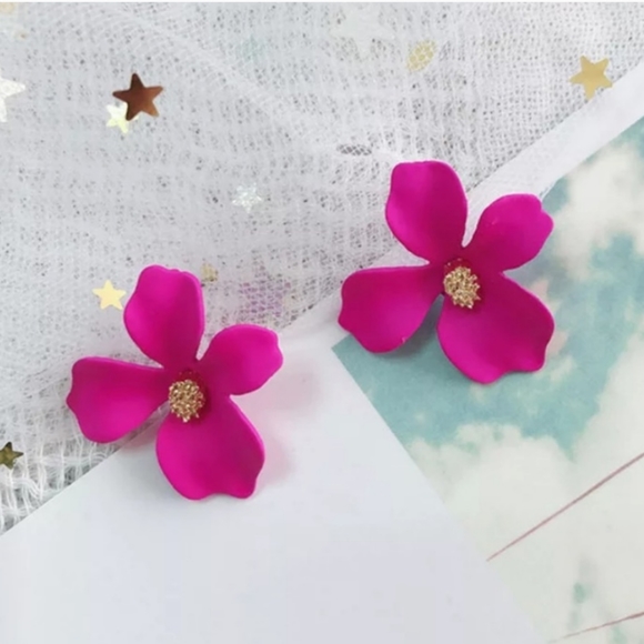 Boutique Jewelry - New Gorgeous Pink Summer Flower Stud Earrings